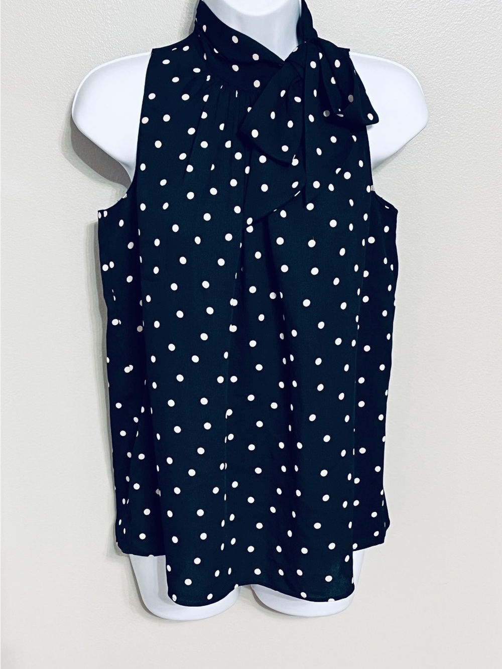 NWT Ann Taylor Black and White Polka Dot Tie-Neck Sleeveless Top, Size XS